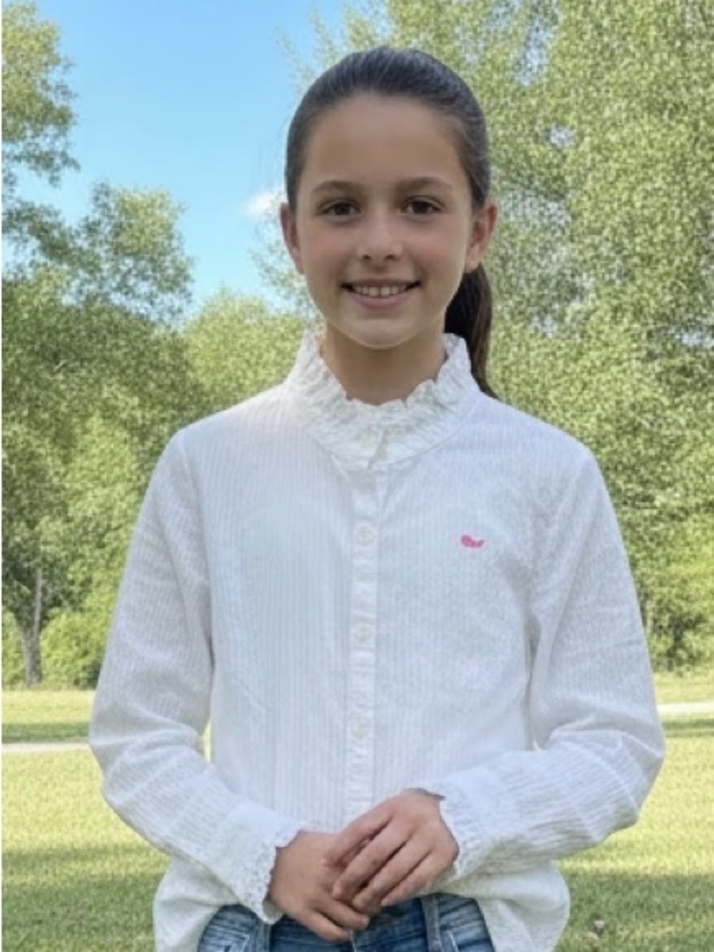 Vineyard Vines Girl’s White Ruffled Collar, Button Up Blouse in White. Size 12